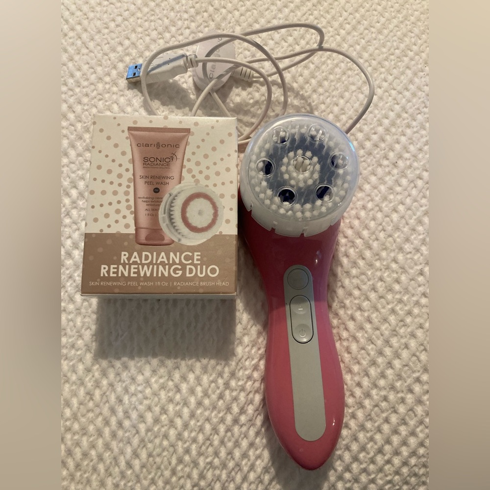 Clarisonic smart profile with sensitive body attachment.